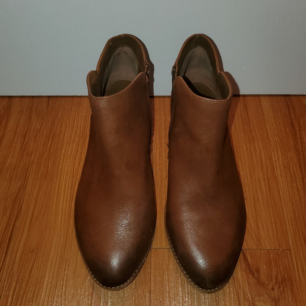 Gianni Bini ankle boots